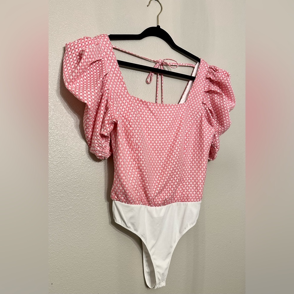 Puff sleeve bodysuit pink and white size medium